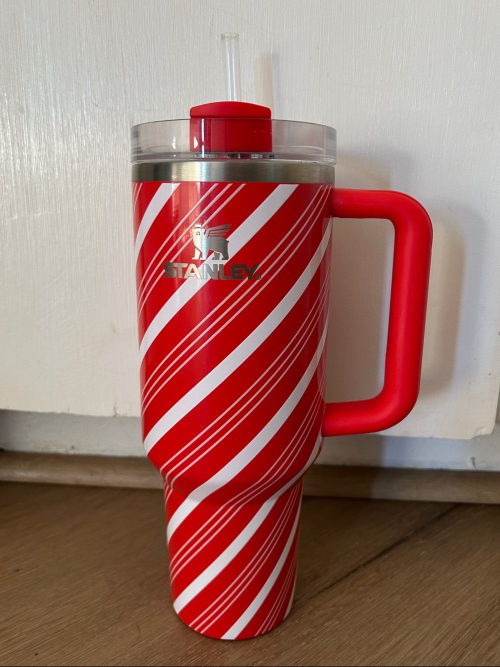 Stanley Quencher FlowState Target Exclusive Red and White Candy-Stripe Insulated